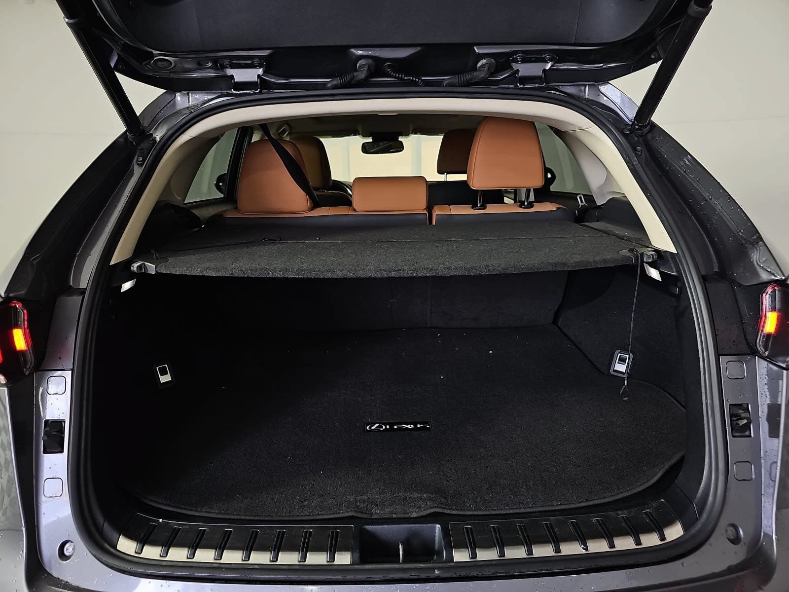 Used 2018 Lexus NX 300 FWD w/ Premium Package image 12