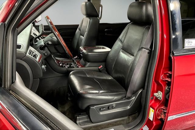 Used 2012 Cadillac Escalade Luxury image 22