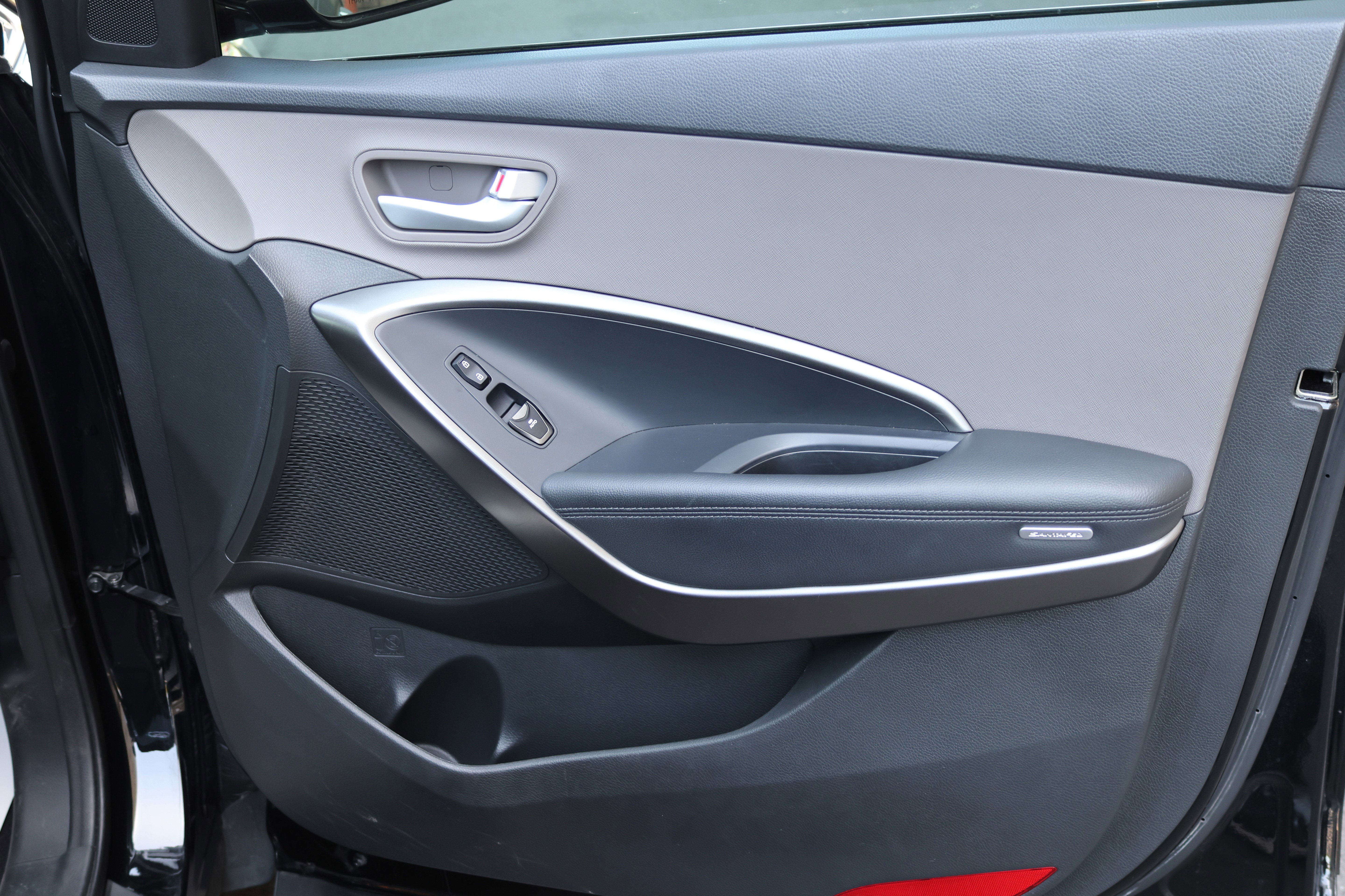Used 2017 Hyundai Santa Fe Sport FWD image 28