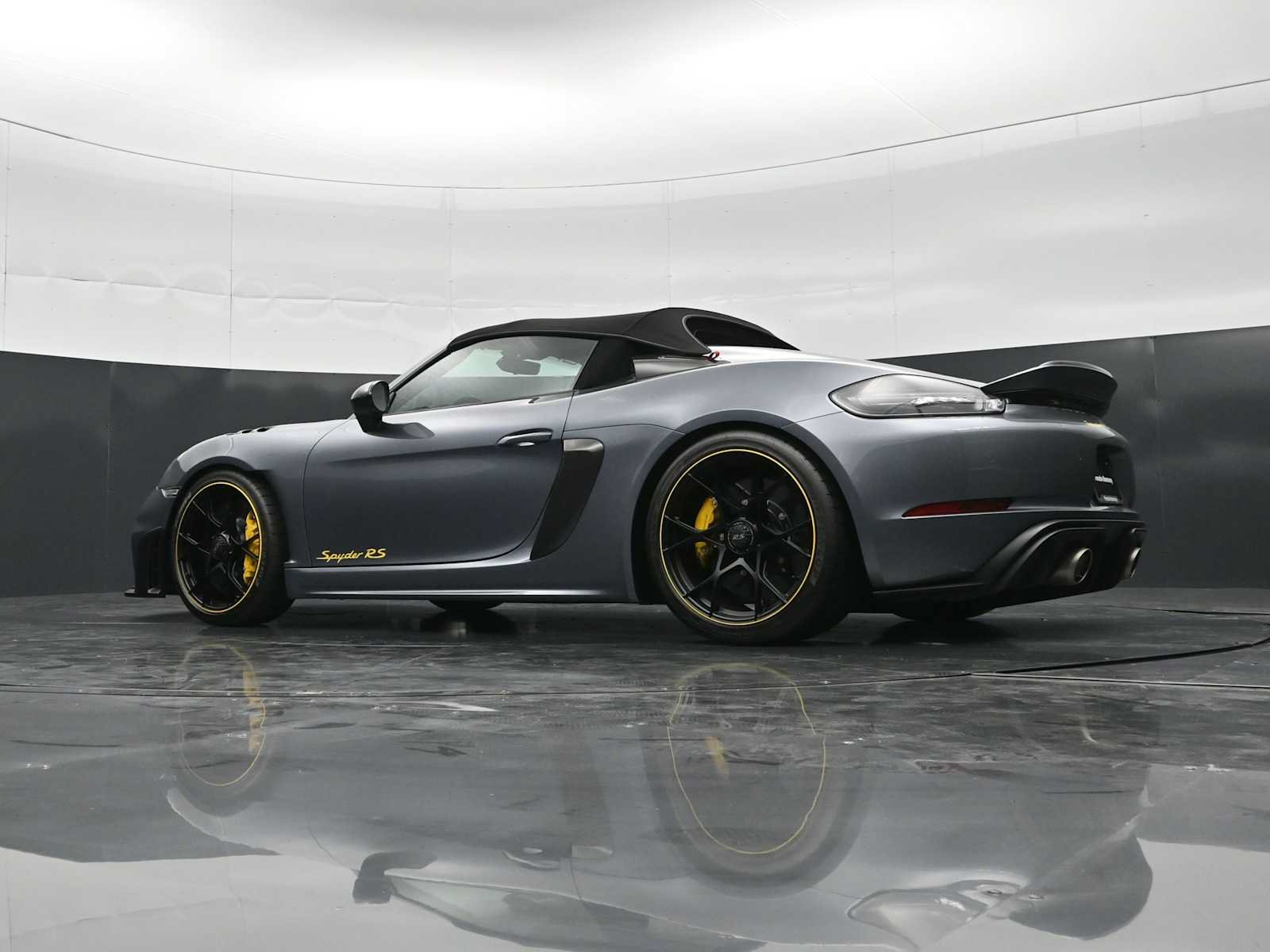 Certified 2025 Porsche 718 Boxster Spyder RS RWD image 37