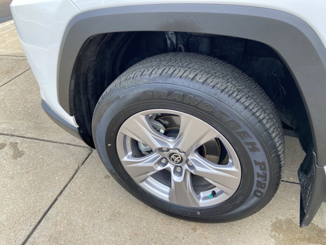 Used 2025 Toyota RAV4 XLE FWD image 25