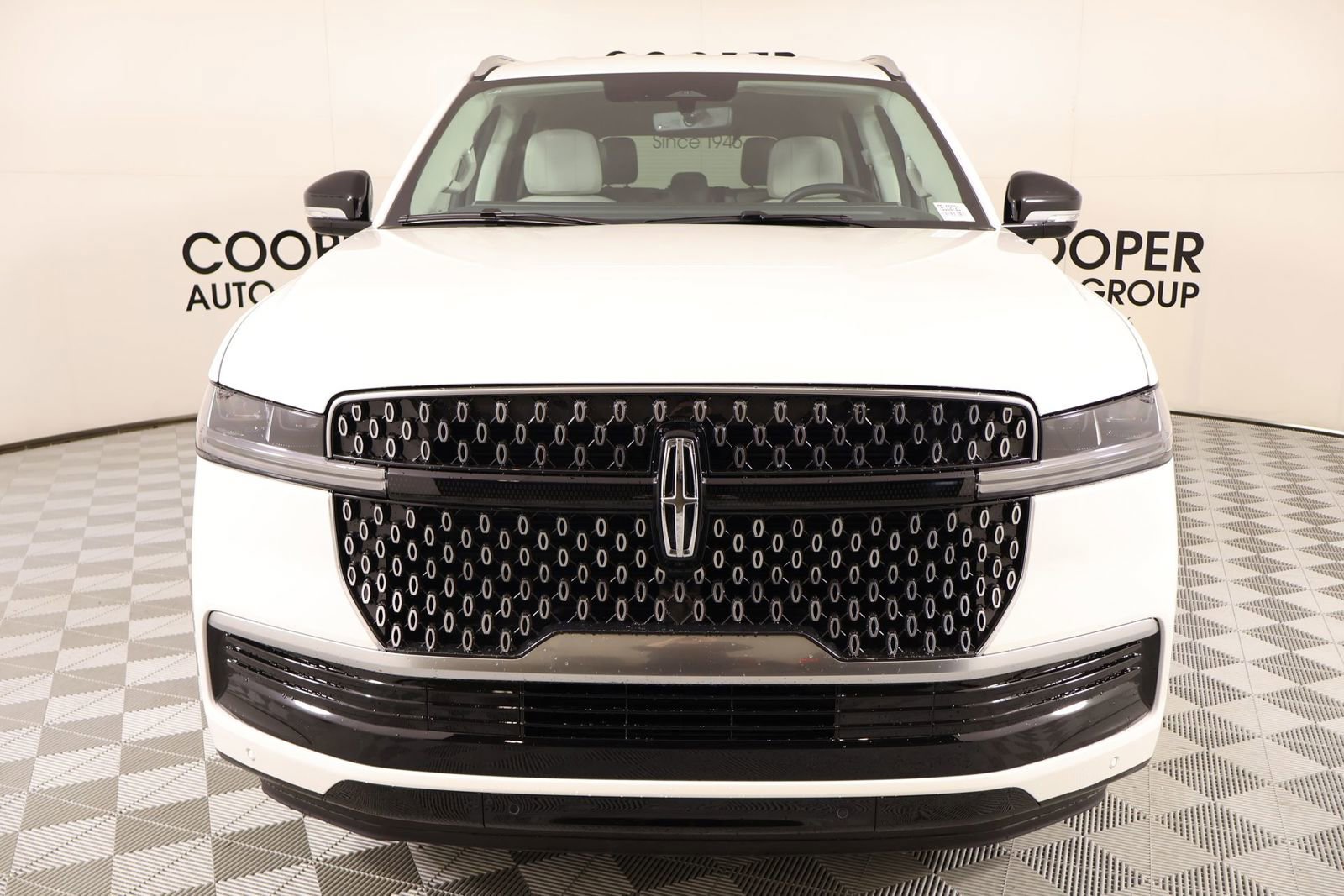 New 2026 Lincoln Navigator Premiere AWD/4WD image 9