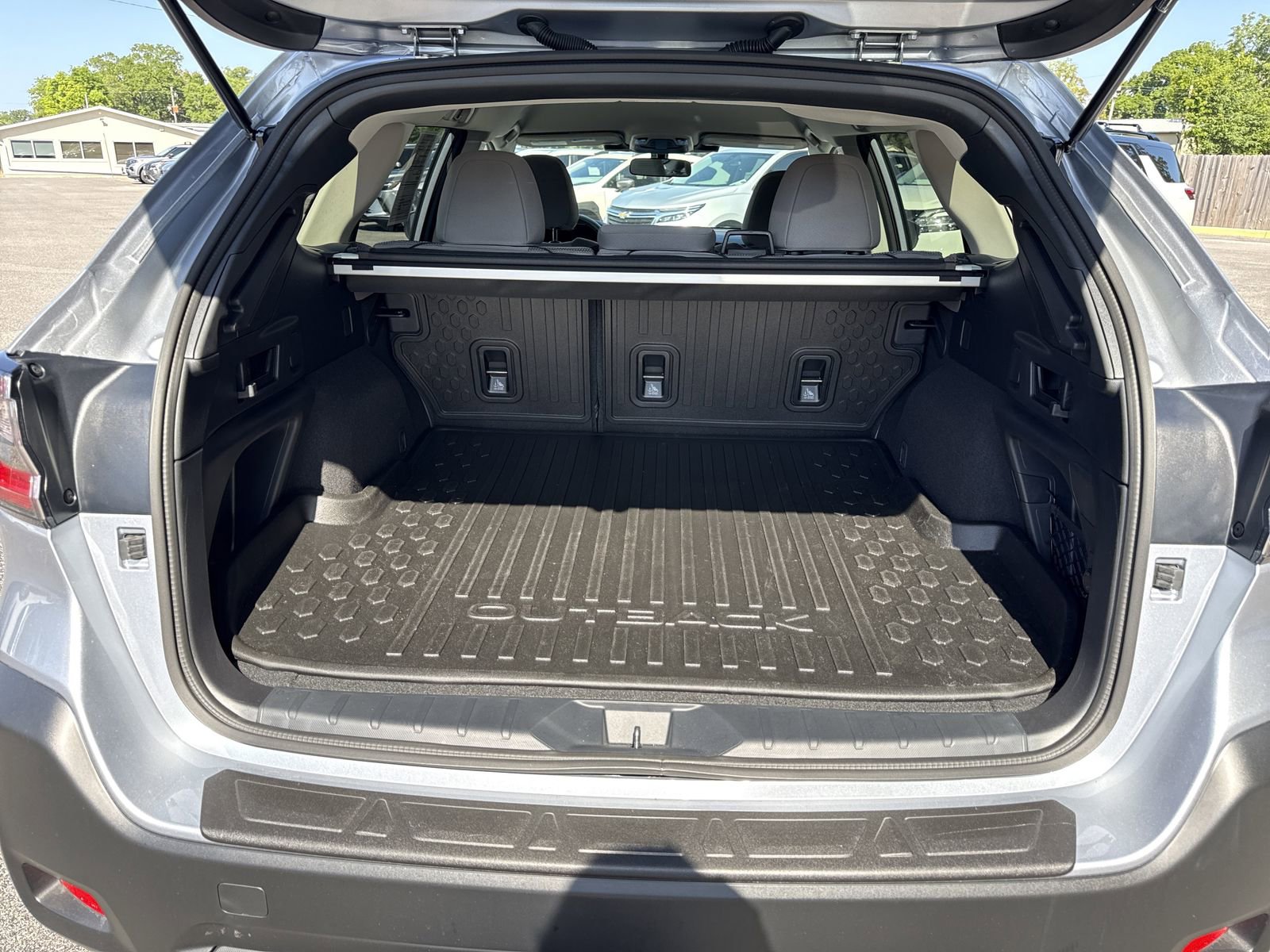 Used 2025 Subaru Outback Premium AWD/4WD image 27