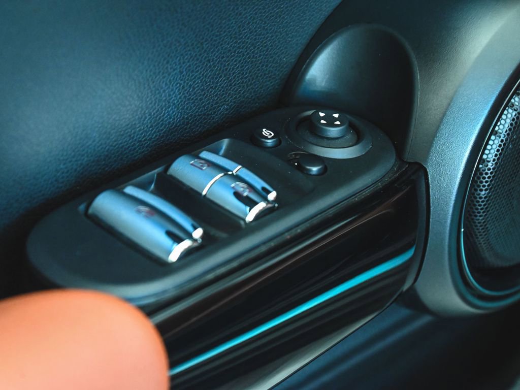 Used 2023 MINI Cooper S FWD image 13