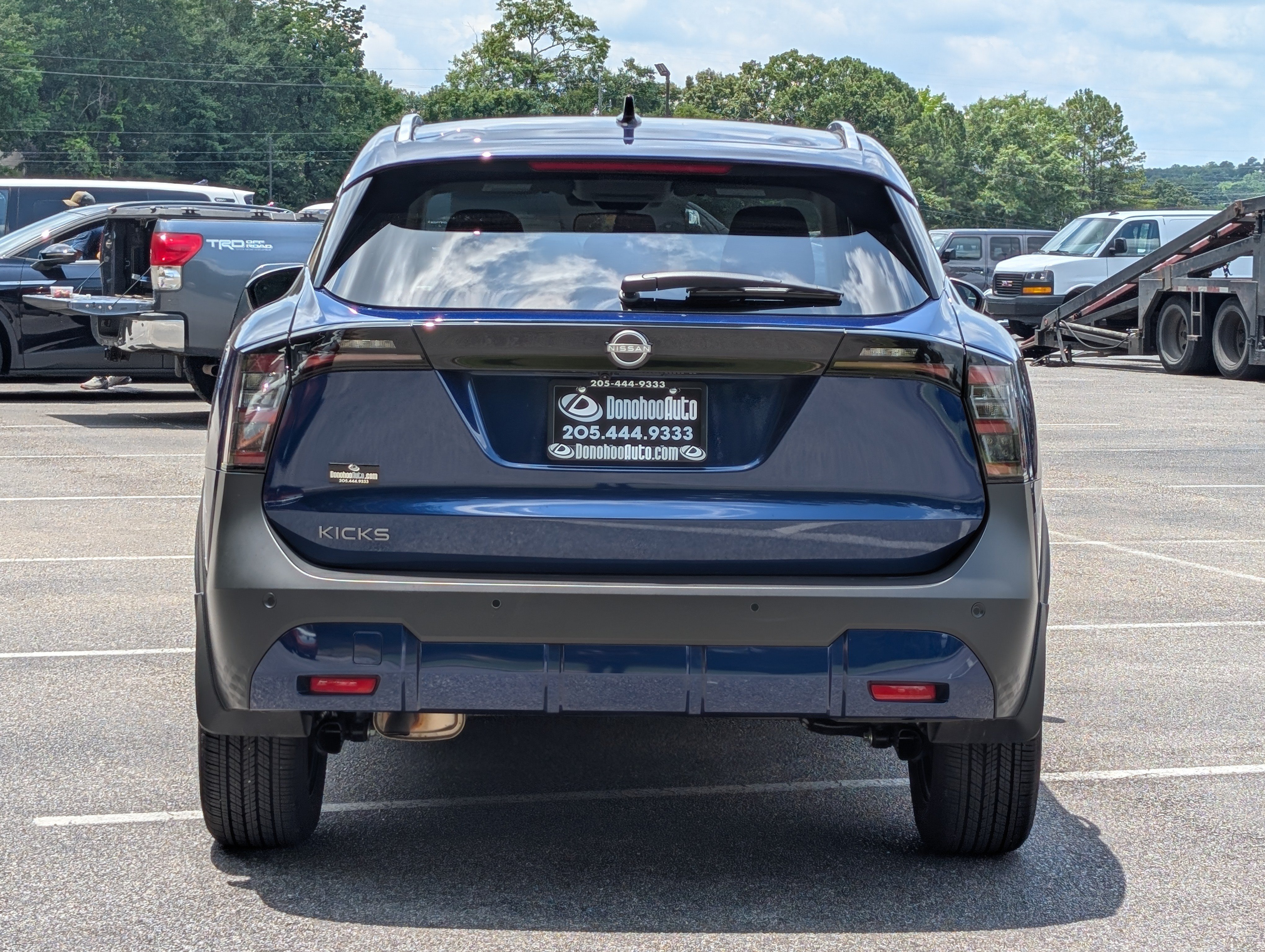 Used 2026 Nissan Kicks SV FWD image 8