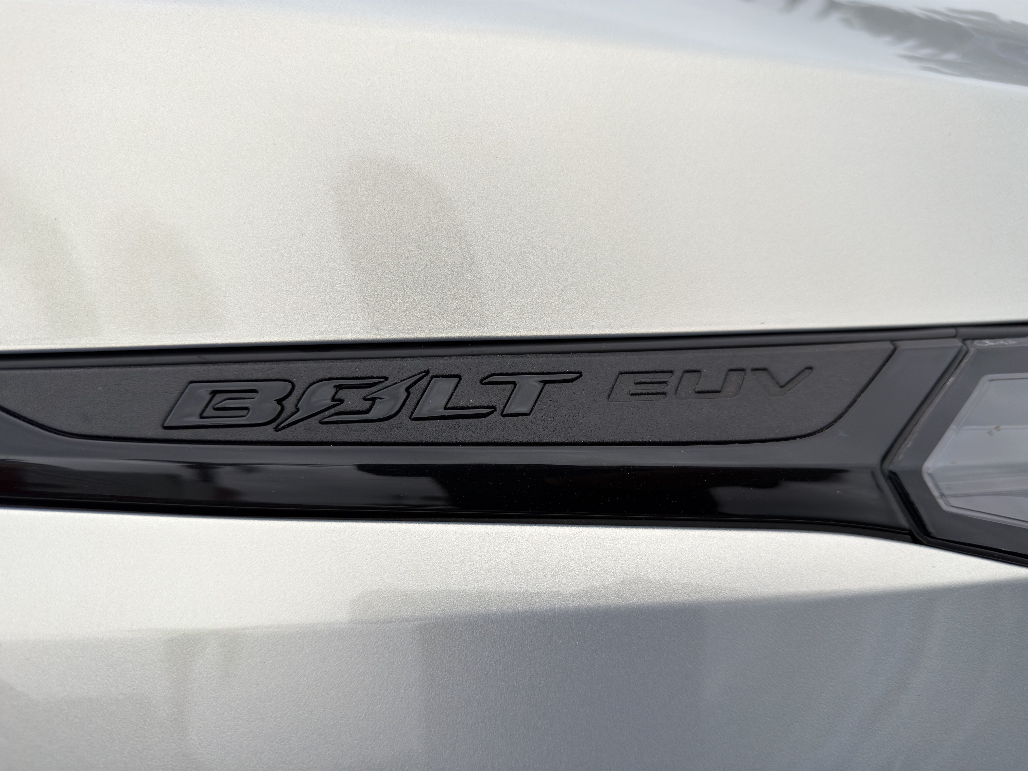 Used 2023 Chevrolet Bolt EUV Premier w/ Sun & Sound Package FWD image 44
