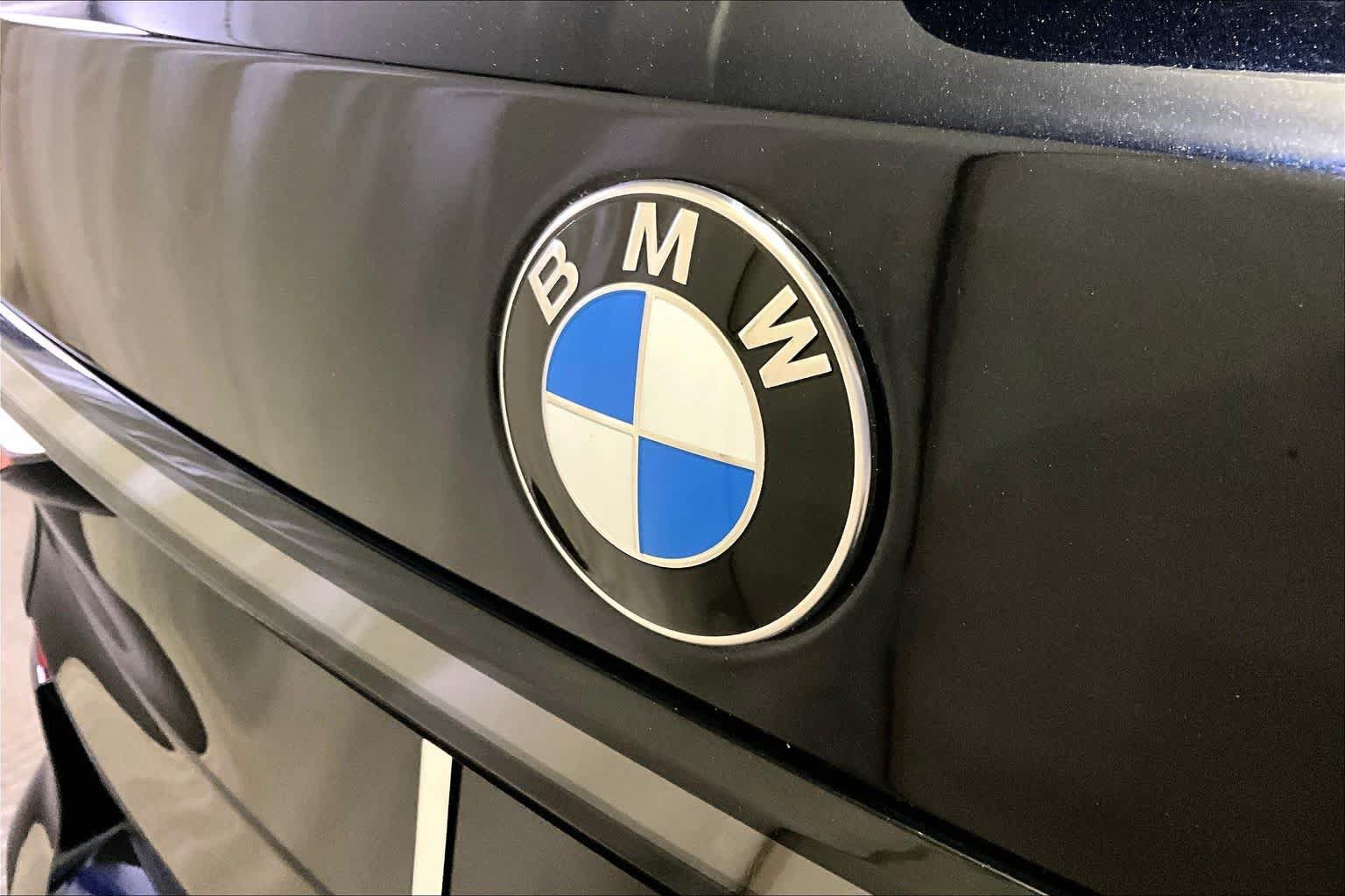 Certified 2025 BMW X7 M60i AWD/4WD image 32
