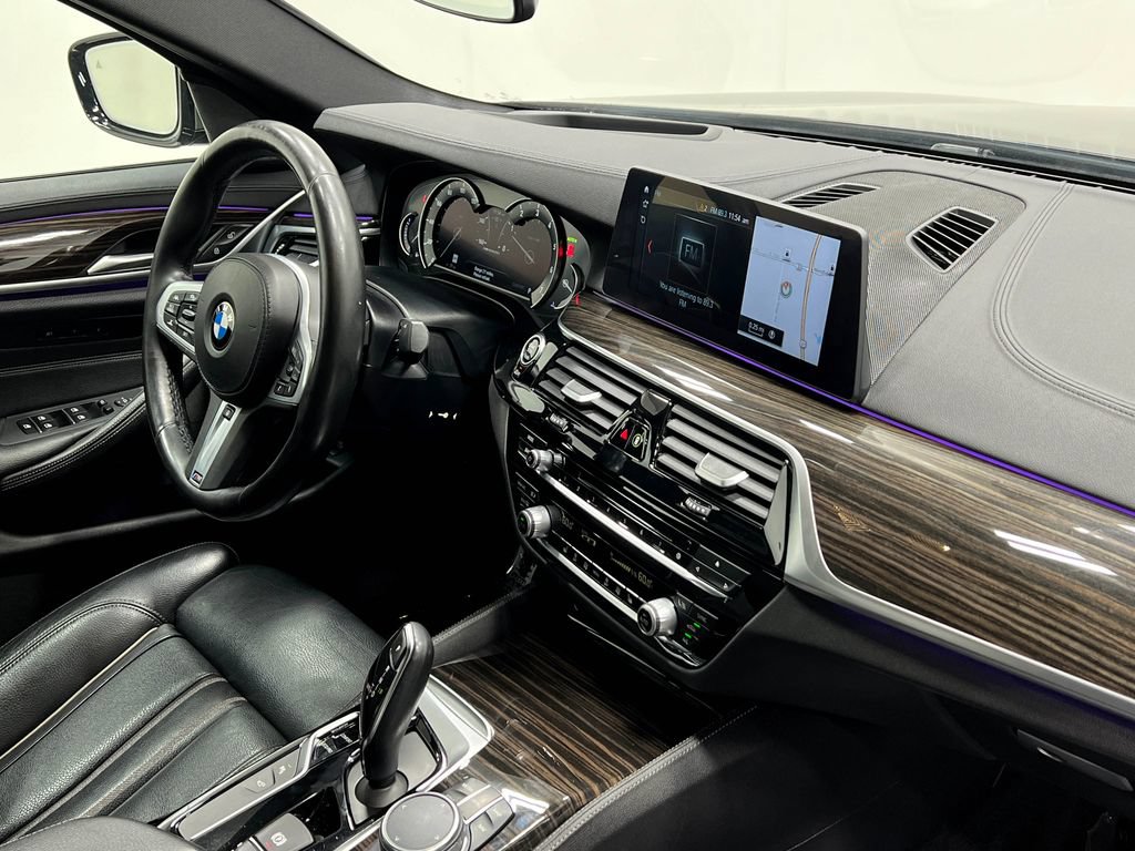 Used 2018 BMW M550i xDrive AWD/4WD image 21