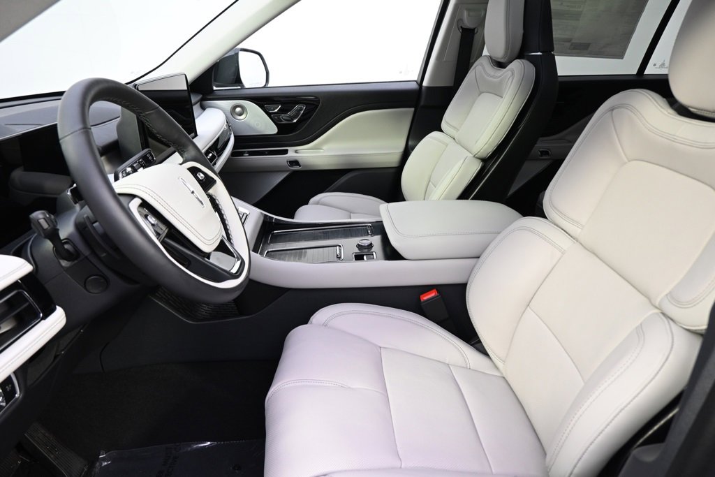 New 2026 Lincoln Aviator Reserve image 13