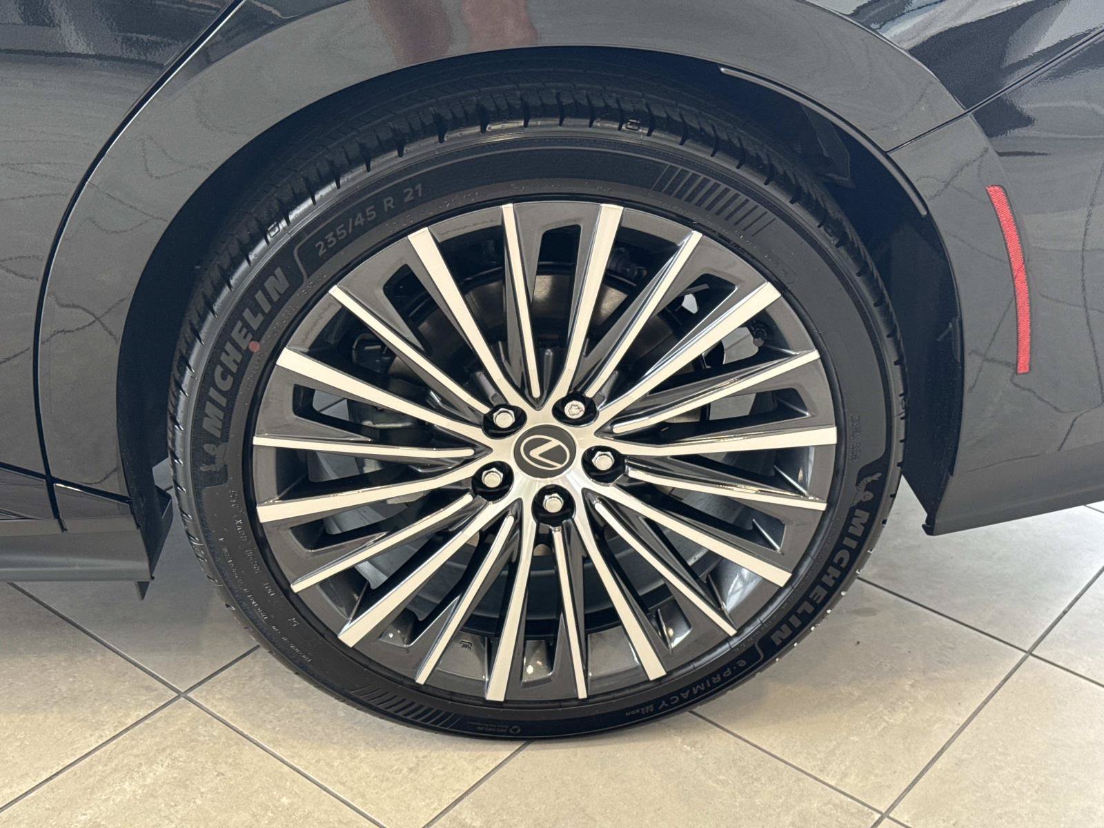 New 2026 Lexus ES 350e w/ Convenience Package FWD image 21