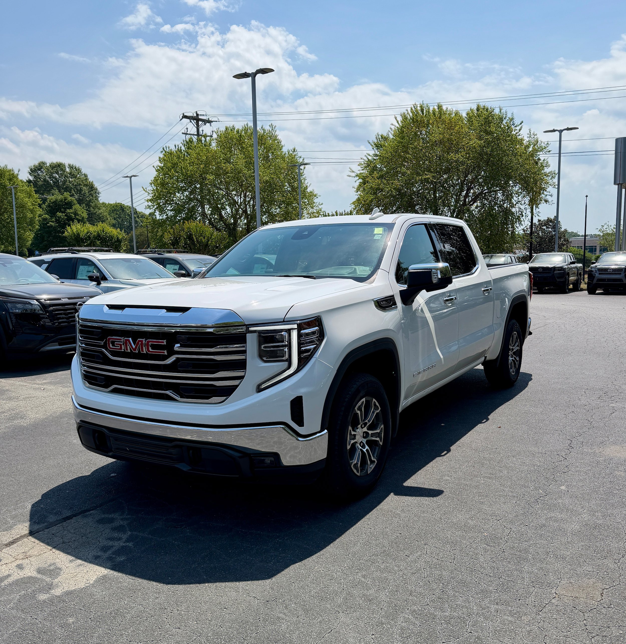 Used 2025 GMC Sierra 1500 SLT RWD image 3
