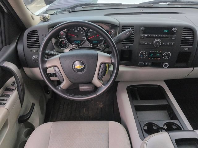 Used 2011 Chevrolet Silverado 2500 LT w/ Interior Plus Package RWD image 16