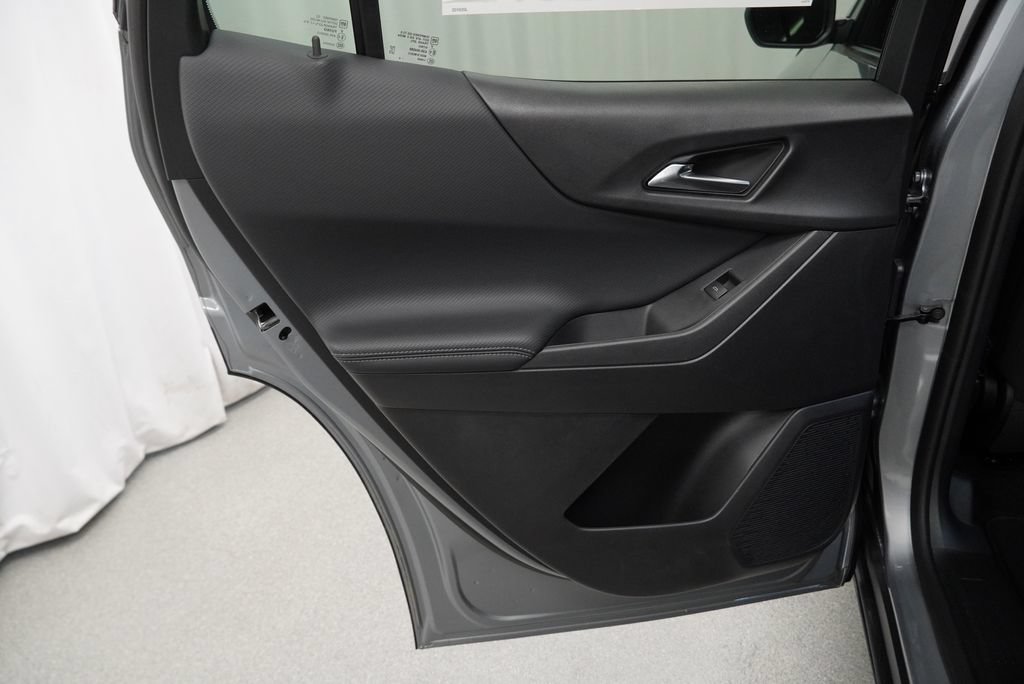 New 2027 Chevrolet Equinox LT FWD image 24