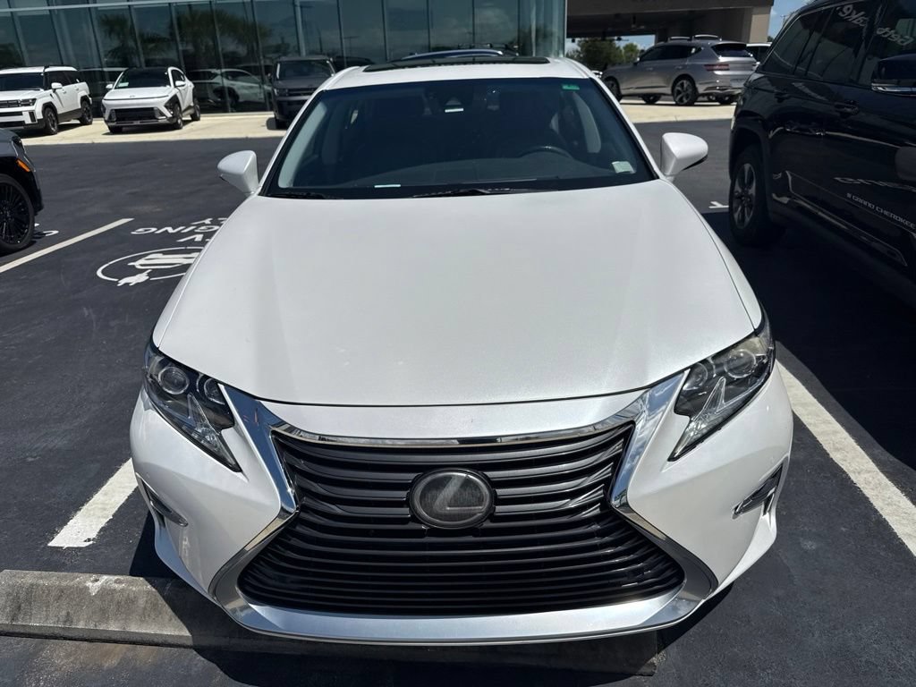 Used 2018 Lexus ES 350 w/ Luxury Package w/Wood Trim FWD video 2