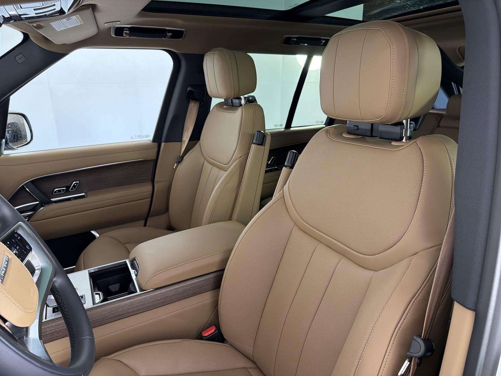 New 2025 Land Rover Range Rover SE image 25