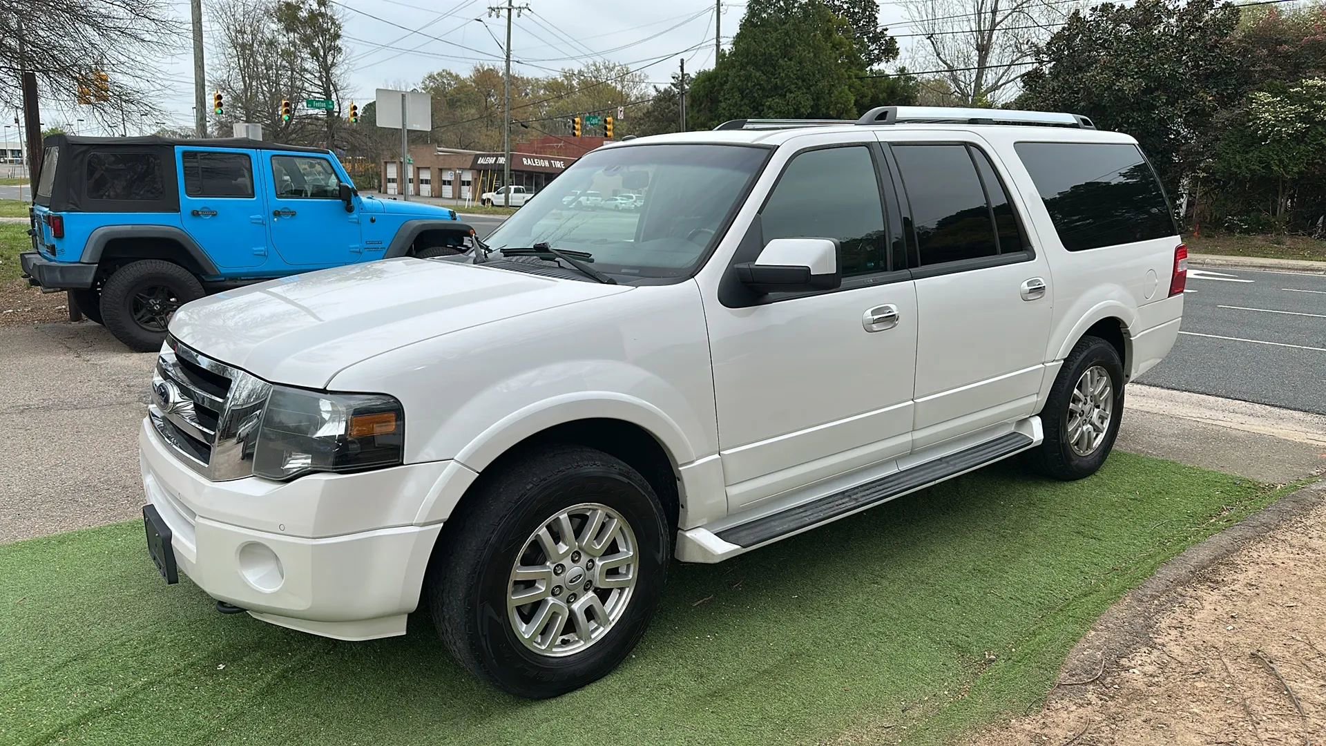 Used 2013 Ford Expedition EL Limited image 4