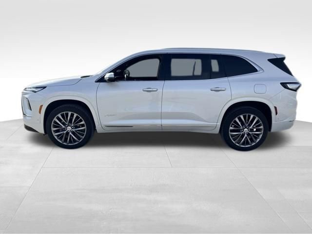 Used 2025 Buick Enclave Avenir w/ Super Cruise Package image 2