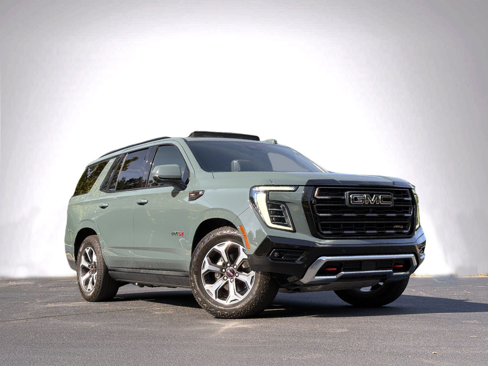 Used 2025 GMC Yukon AT4 Ultimate AWD/4WD image 2