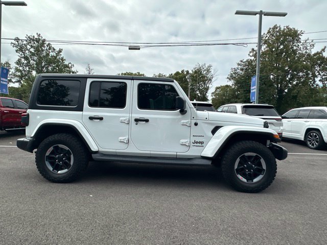 Used 2018 Jeep Wrangler Unlimited Sahara w/ Cold Weather Group AWD/4WD image 18