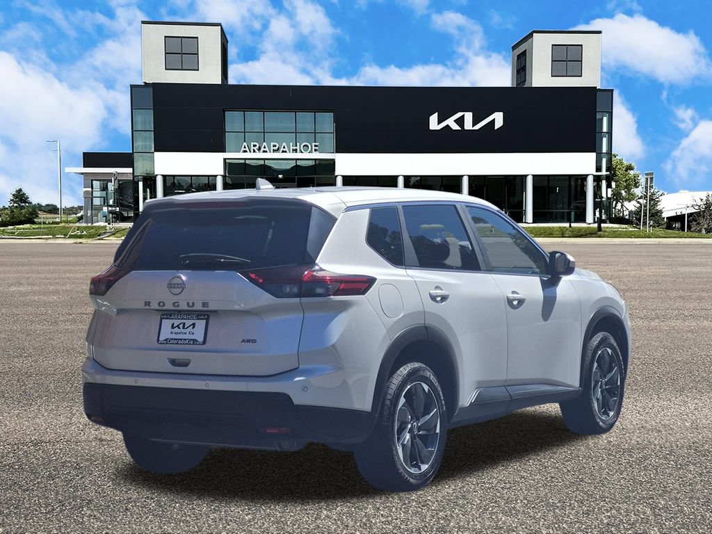 Used 2025 Nissan Rogue SV AWD/4WD image 5