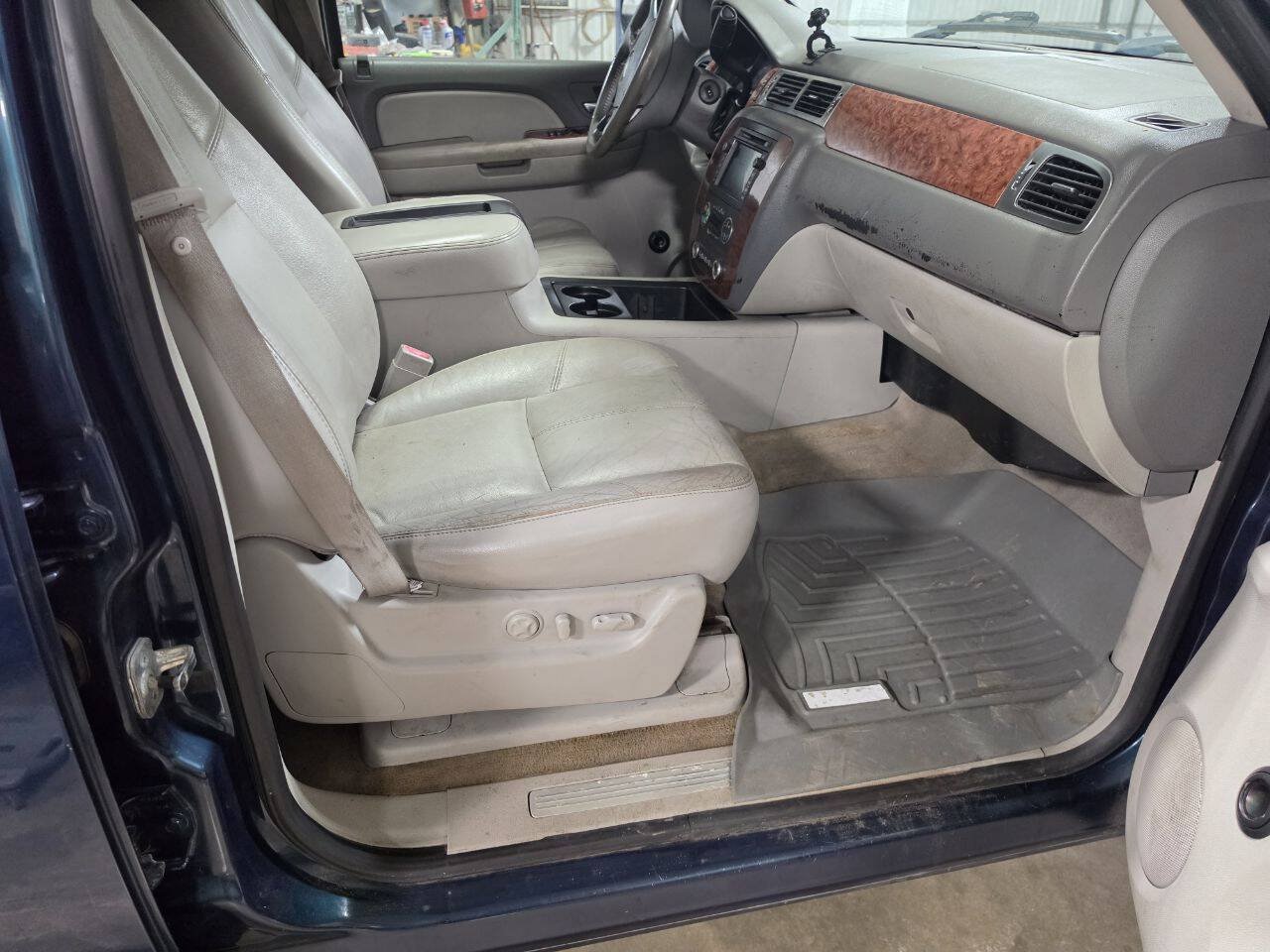 Used 2007 Chevrolet Avalanche LTZ w/ LTZ Preferred Equipment Group AWD/4WD image 13