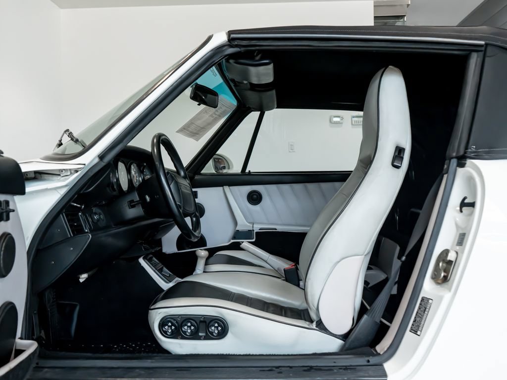 Used 1992 Porsche 911 Cabriolet image 5