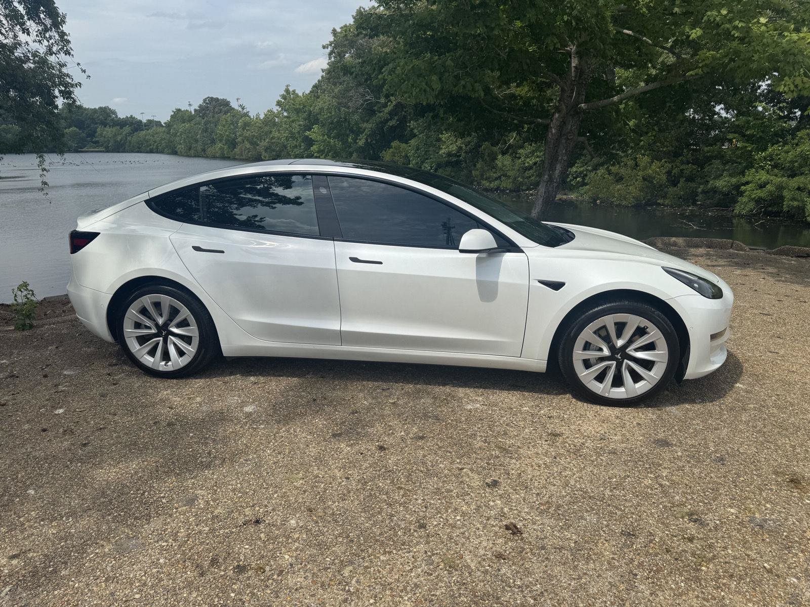 Used 2021 Tesla Model 3 Long Range AWD/4WD image 3