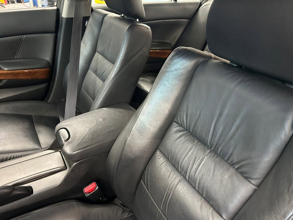 Used 2011 Honda Accord EX-L image 16