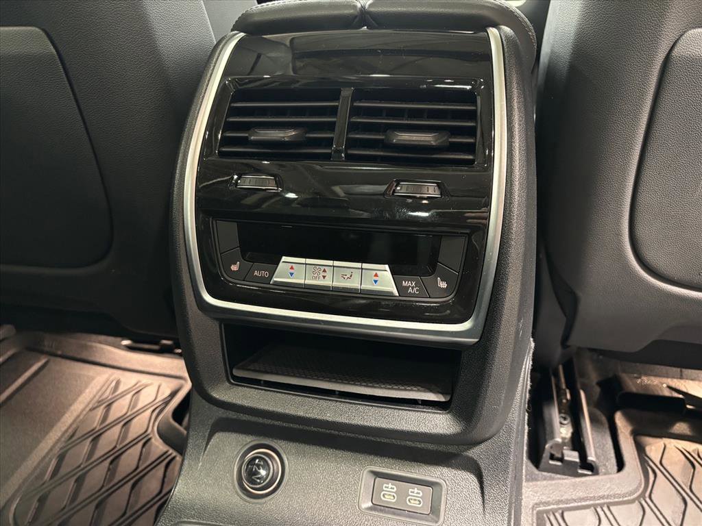 Used 2023 BMW X7 xDrive40i w/ Premium Package AWD/4WD image 37