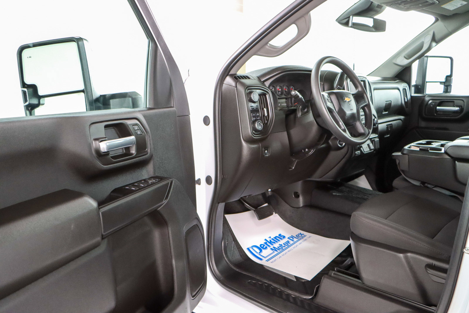 Used 2025 Chevrolet Silverado 2500 W/T w/ WT/CX Safety Package image 3