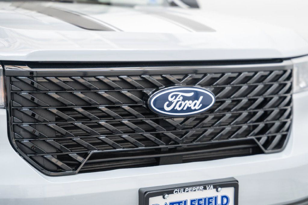 New 2026 Ford Maverick XLT w/ Equipment Group 301A AWD/4WD image 10