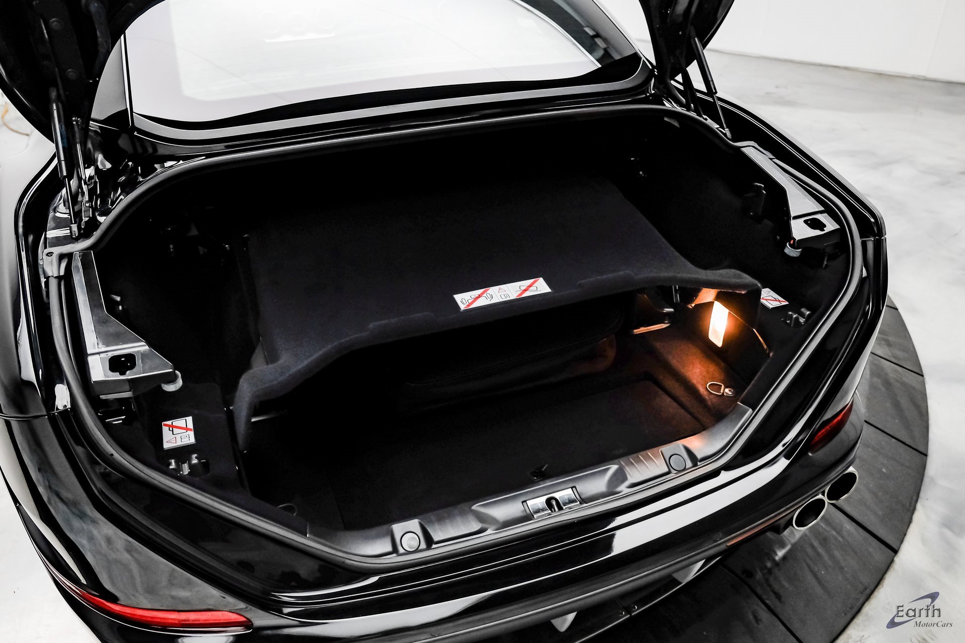 Used 2016 Ferrari California T image 95