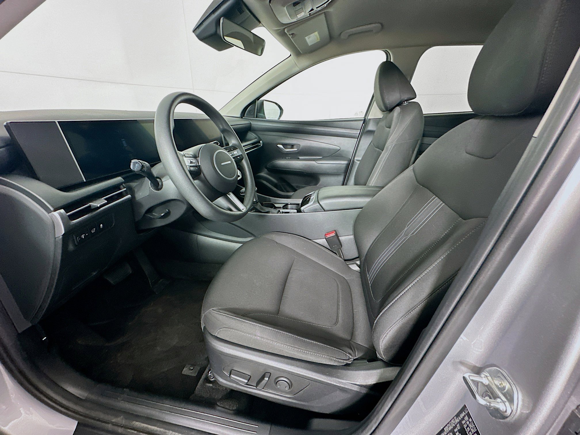 Used 2025 Hyundai Tucson SEL FWD image 13