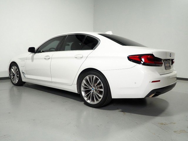 Used 2021 BMW 530e w/ Premium Package w/ Premium Package RWD image 8