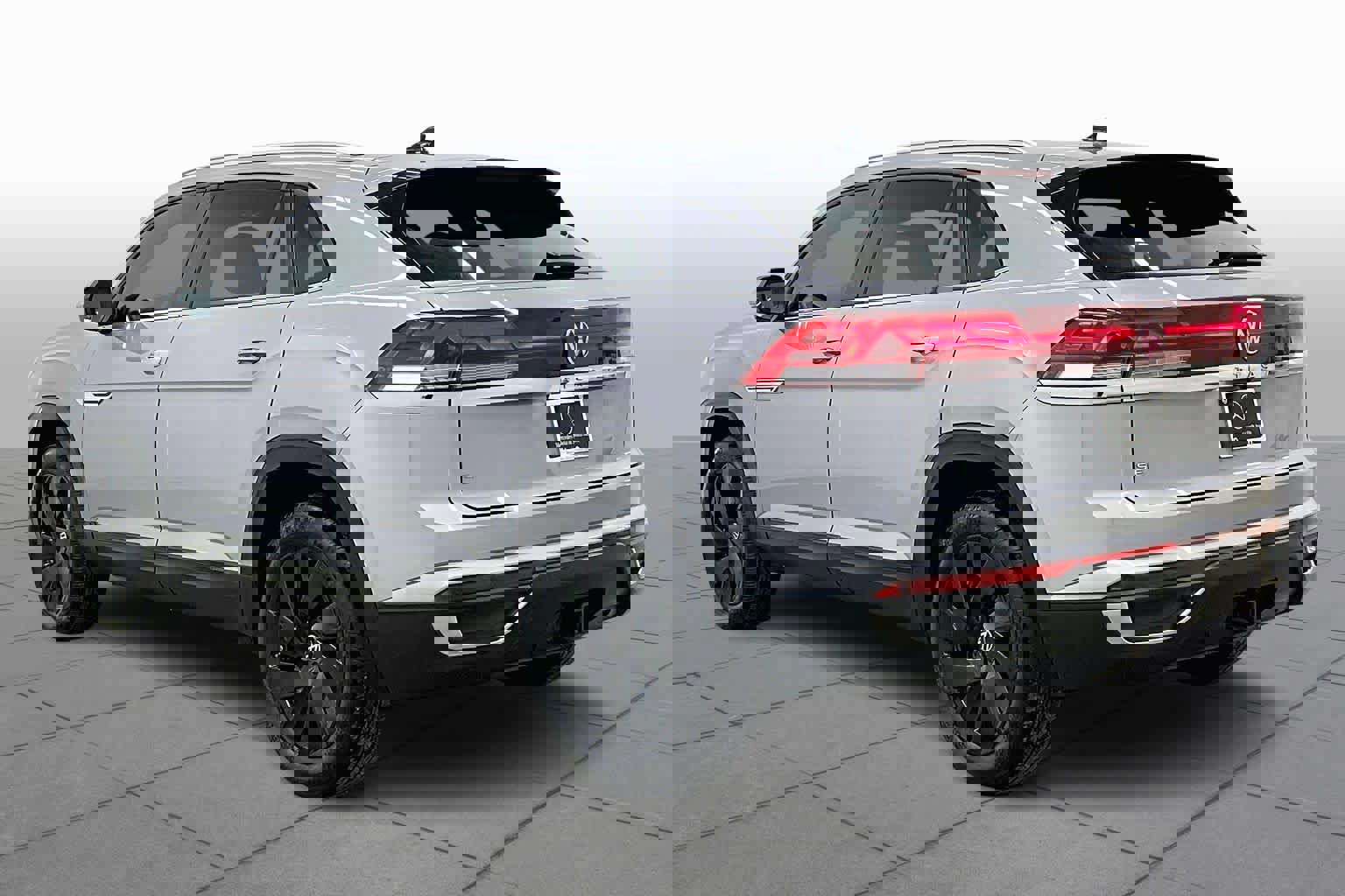 Used 2024 Volkswagen Atlas Cross Sport SE w/ Panoramic Sunroof Package image 12