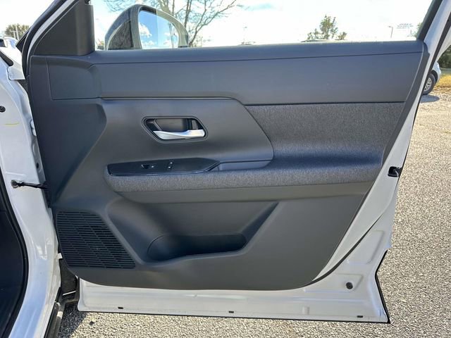 New 2026 Nissan Kicks SV image 8