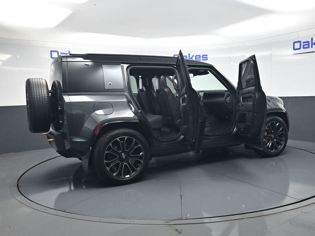Used 2025 Land Rover Defender 110 AWD/4WD image 55