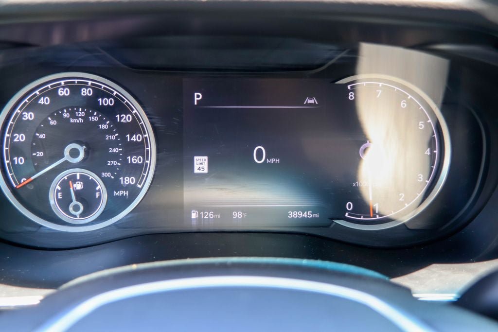 Used 2025 Genesis G70 2.5T RWD image 11