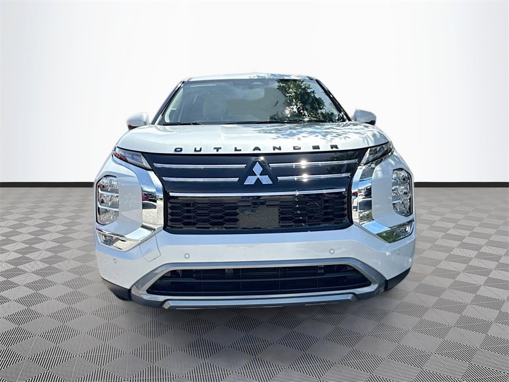 New 2025 Mitsubishi Outlander SE image 2