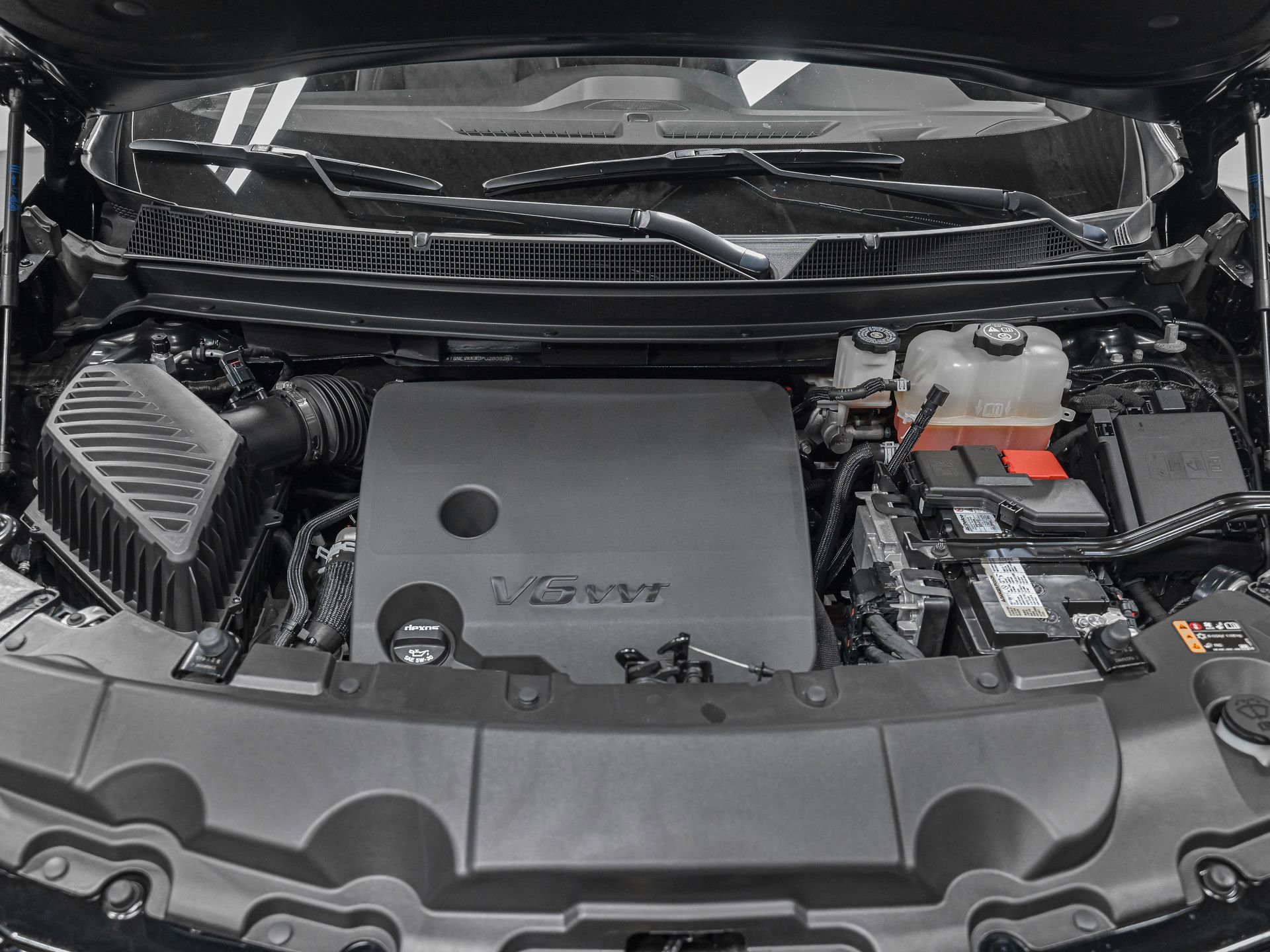 Used 2023 Chevrolet Traverse Premier w/ Redline Edition image 11