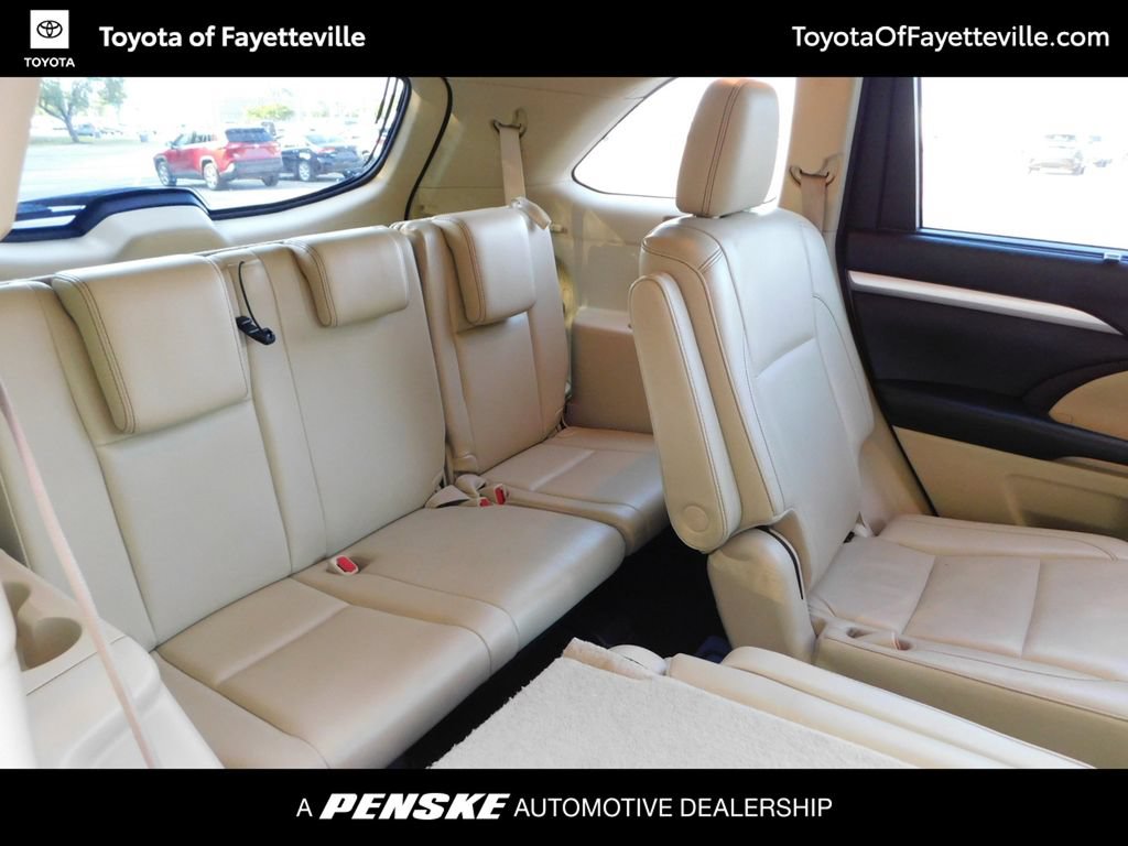 Used 2018 Toyota Highlander XLE AWD/4WD image 5