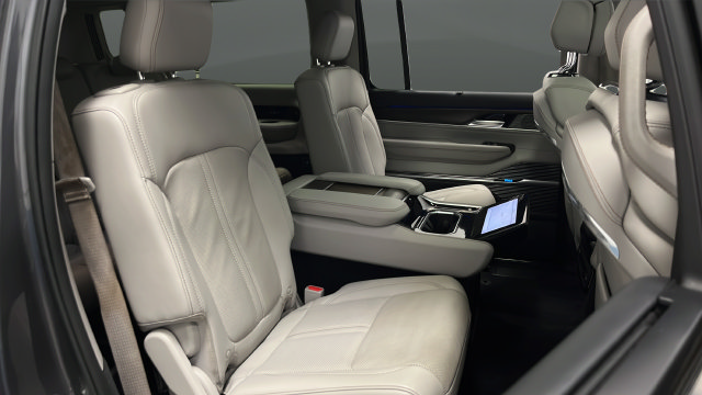 Used 2023 Jeep Grand Wagoneer L 4WD image 25