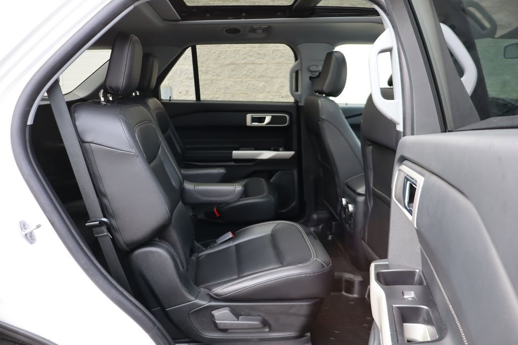 Used 2021 Ford Explorer XLT w/ Equipment Group 202A image 29