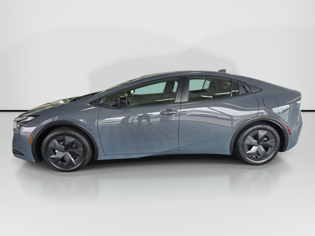 Used 2024 Toyota Prius LE FWD image 2