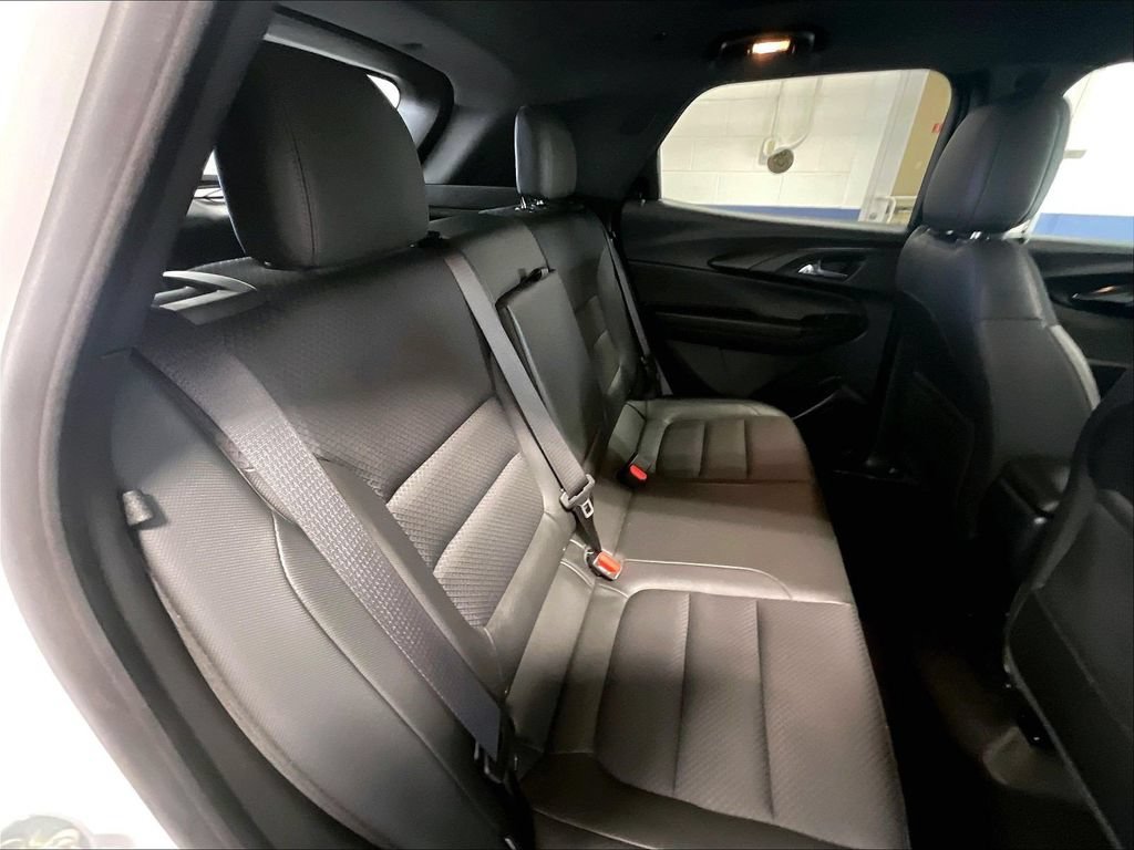Used 2023 Chevrolet TrailBlazer RS w/ Sun and Liftgate Package AWD/4WD image 16
