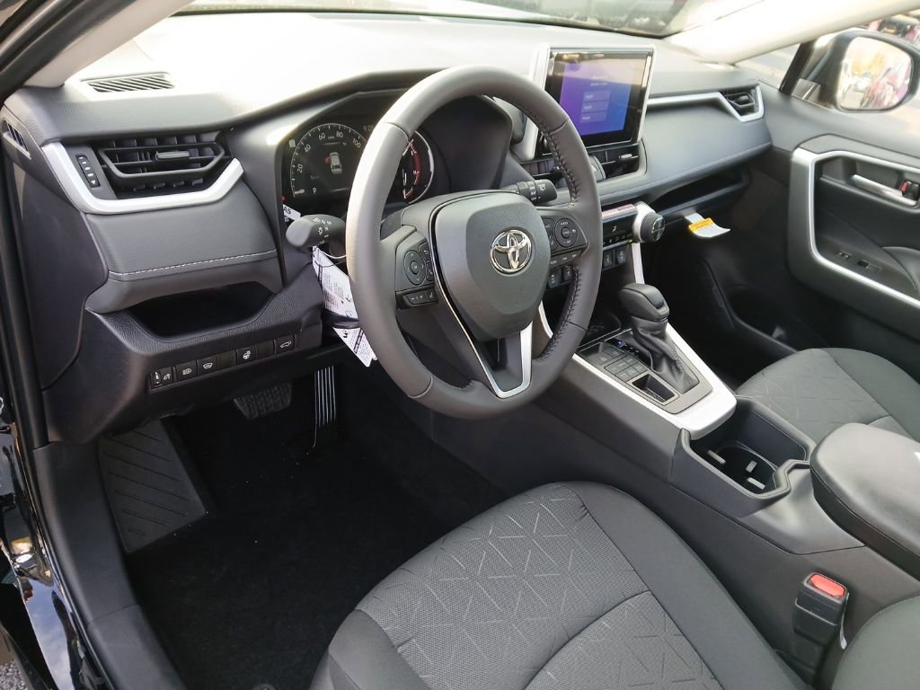 New 2025 Toyota RAV4 XLE image 7
