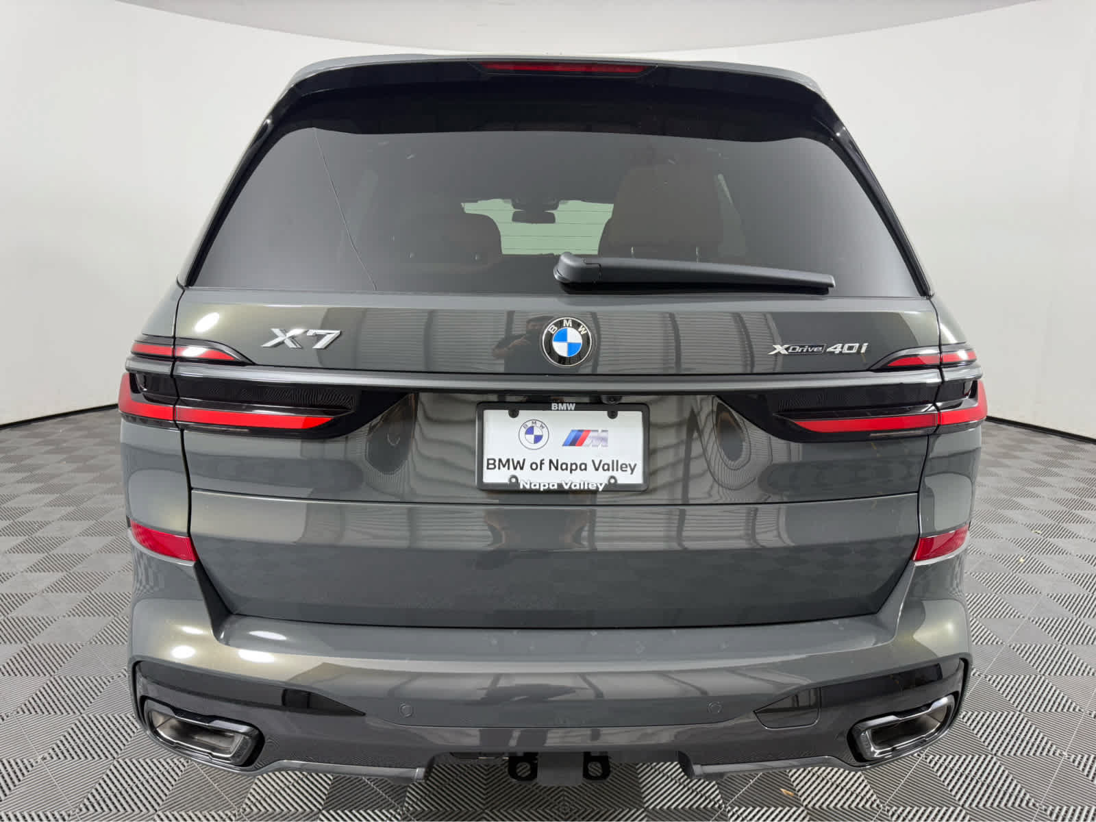 New 2027 BMW X7 xDrive40i w/ M Sport Package AWD/4WD image 4