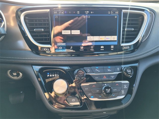 New 2026 Chrysler Pacifica Select image 23