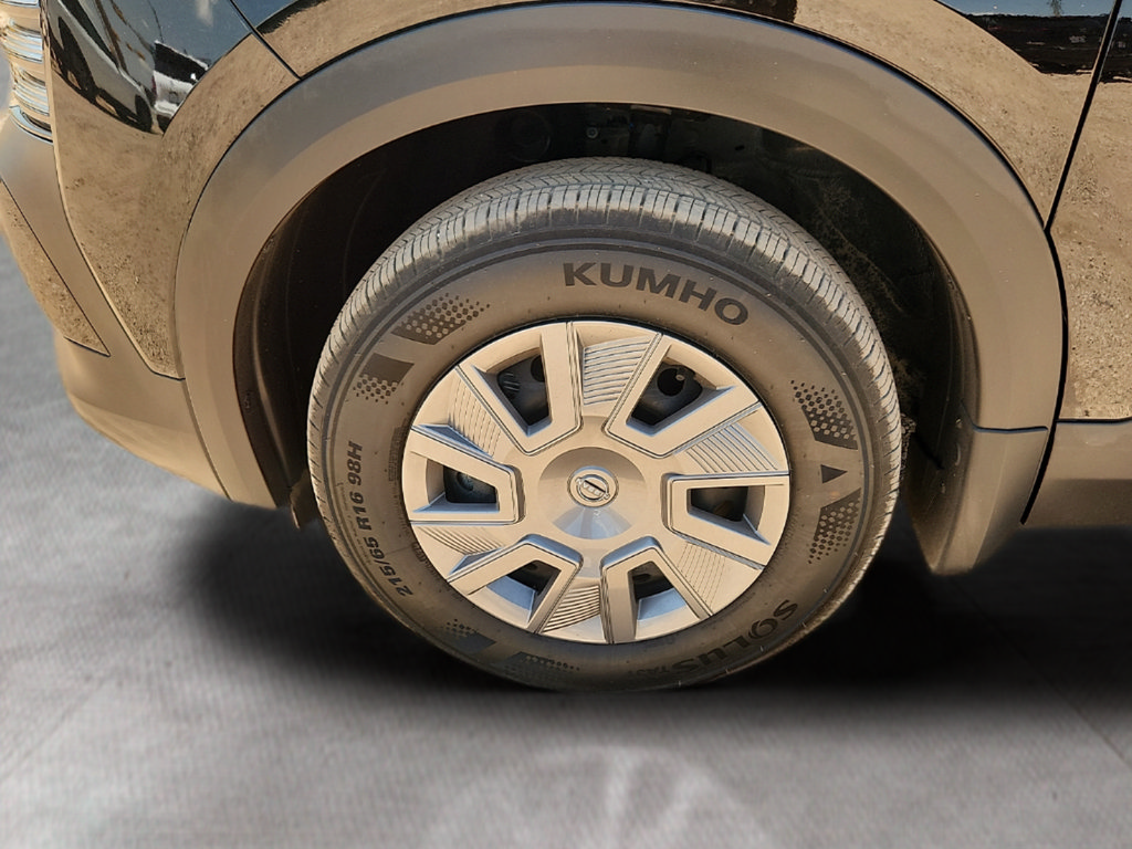 Used 2026 Nissan Kicks S FWD image 24