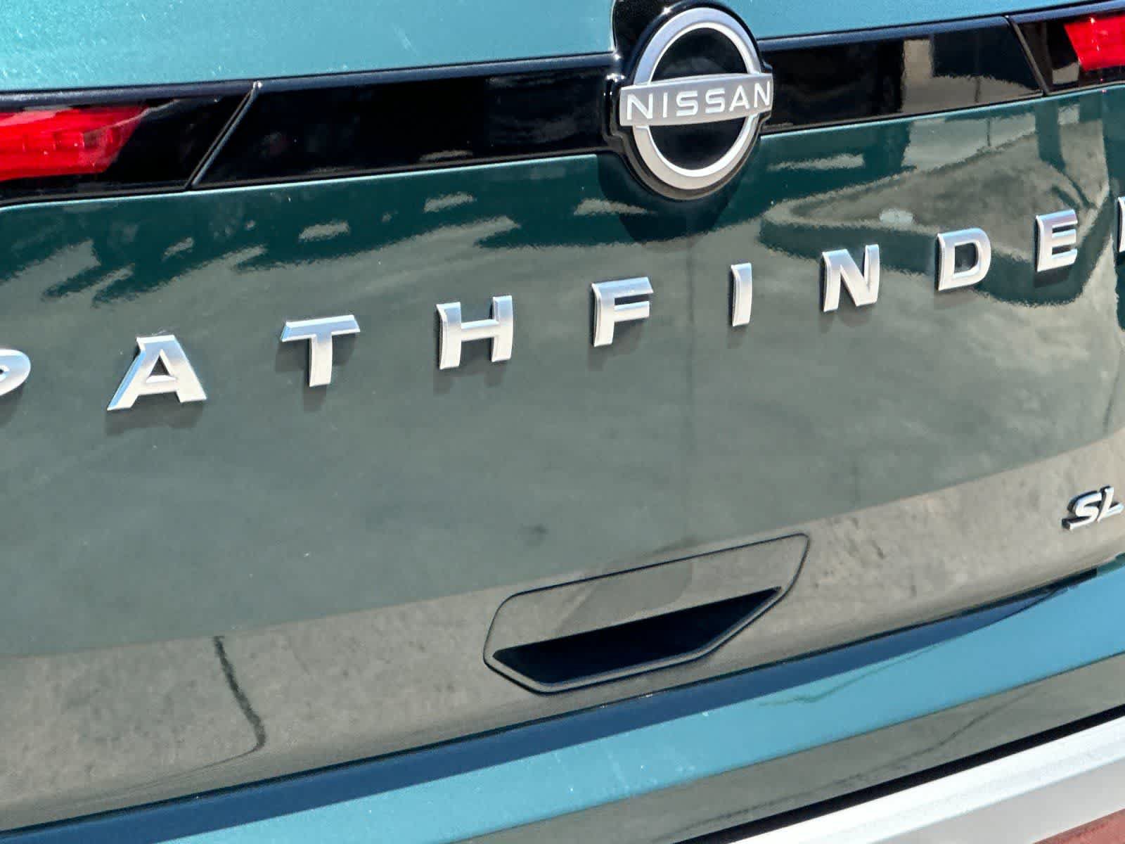 Used 2024 Nissan Pathfinder SL w/ SL Premium Package FWD image 30